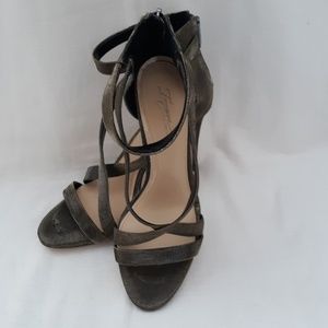 VINCE CAMUTO IMAGINE ankle straps